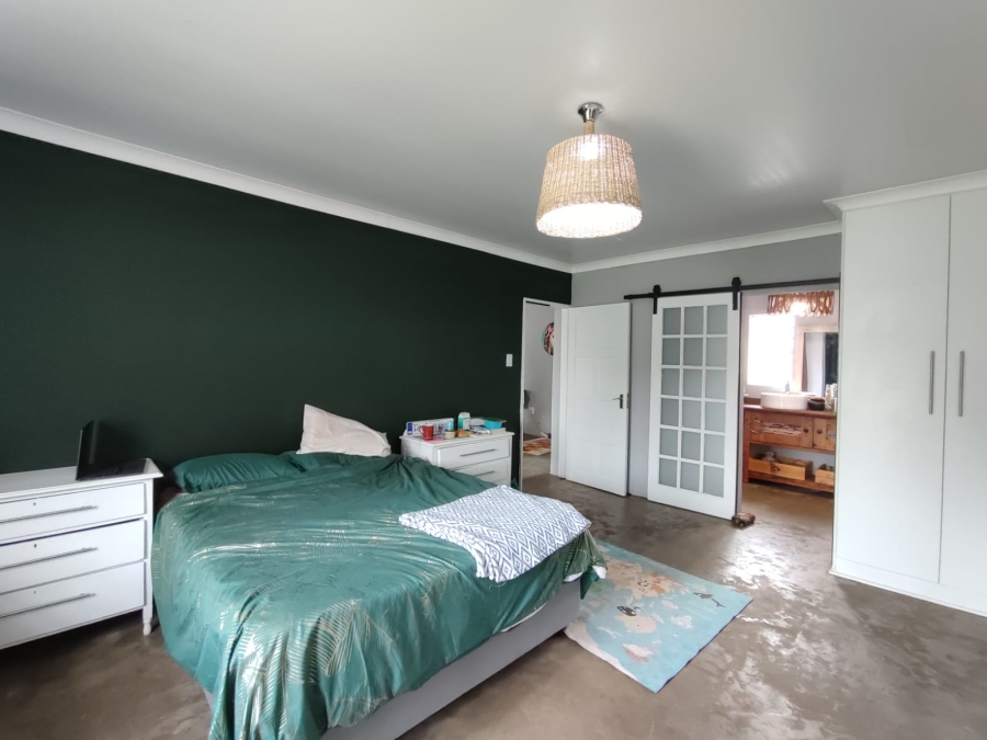 6 Bedroom Property for Sale in Flamwood North West